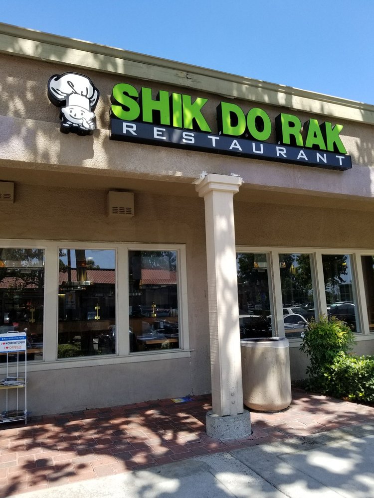 Shik Do Rak Restaurant sign above the storefront